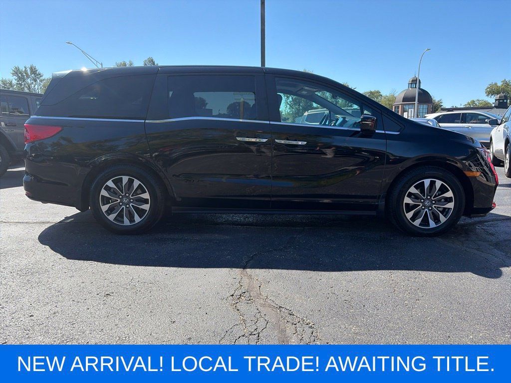Used 2024 Honda Odyssey EX-L image 2