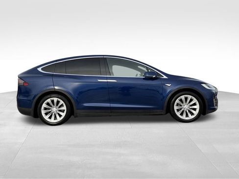 Used 2016 Tesla Model X 90D image 2