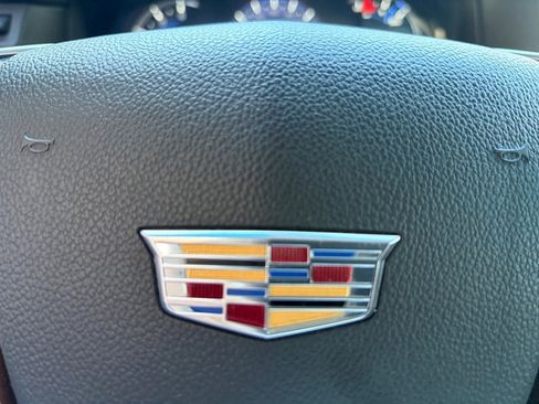 Used 2018 Cadillac Escalade Luxury w/ LPO, Radiant Package image 17