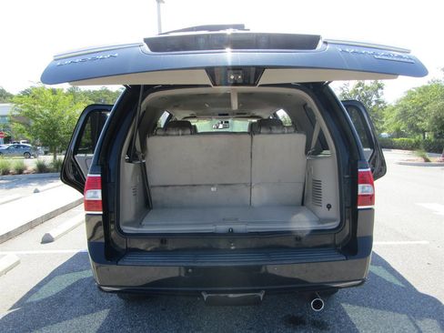 Used 2010 Lincoln Navigator 2WD image 14