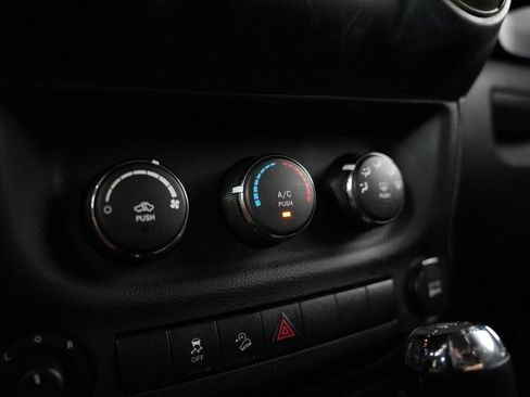 Used 2016 Jeep Wrangler Unlimited Sport AWD/4WD image 23