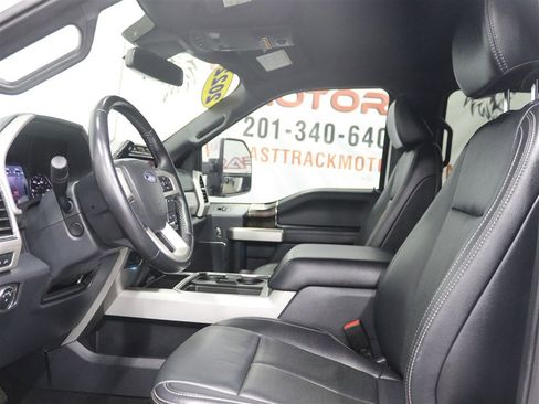 Used 2022 Ford F350 Lariat w/ Lariat Ultimate Package AWD/4WD image 11