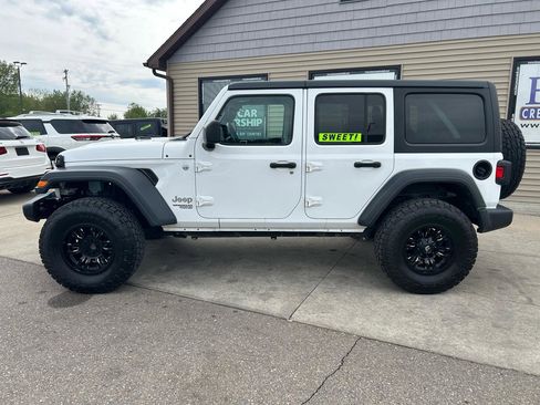 Used 2018 Jeep Wrangler Unlimited Sport S AWD/4WD image 8