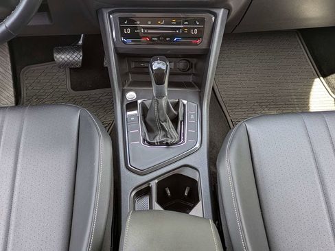 Used 2023 Volkswagen Tiguan SE FWD image 19