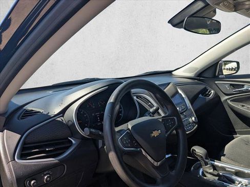 Used 2023 Chevrolet Malibu LT image 9