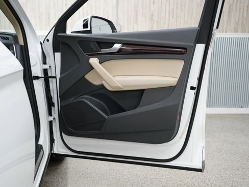 Used 2018 Audi Q5 2.0T Premium Plus w/ Premium Plus Package image 33