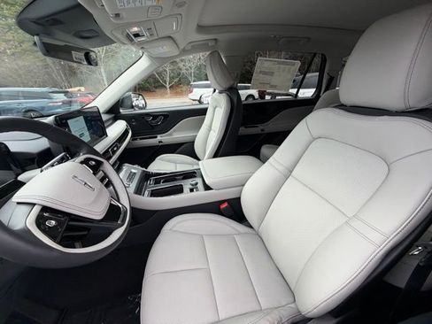 New 2026 Lincoln Aviator 2WD image 14