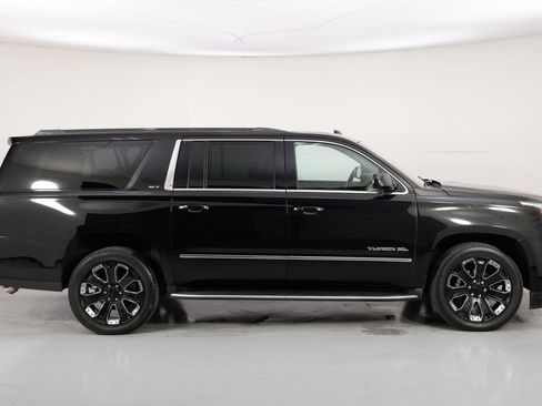 Used 2017 GMC Yukon XL SLT w/ Premium Edition image 57