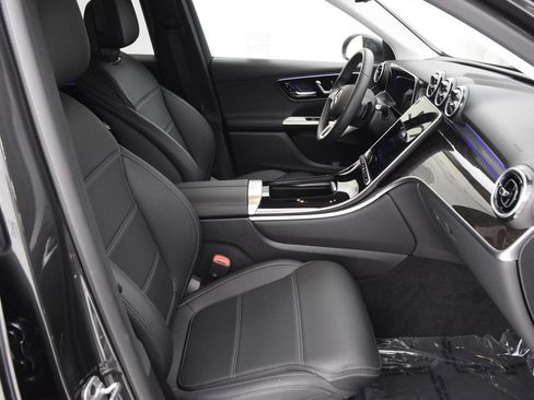 Used 2025 Mercedes-Benz GLC 350e 4MATIC image 15