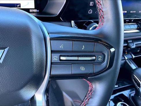 Used 2024 Chevrolet Colorado Z71 w/ Z71 Convenience Package 2 image 11