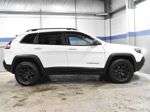 Used 2020 Jeep Cherokee Trailhawk w/ Comfort & Convenience Group image 29