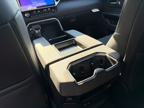 New 2026 Toyota Tundra Limited AWD/4WD image 15