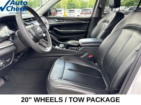 Used 2023 Jeep Grand Cherokee Limited w/ Trailer Tow Prep Group (B) AWD/4WD image 18