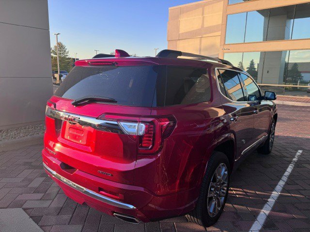 Used 2021 GMC Acadia Denali w/ Denali Ultimate Package AWD/4WD image 4