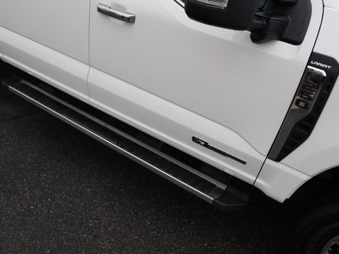 Used 2025 Ford F250 Lariat w/ Chrome Package image 12