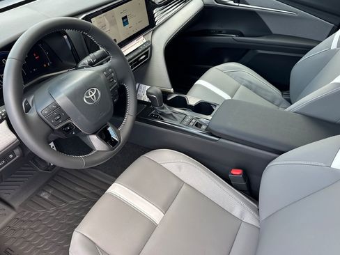 Used 2026 Toyota Camry SE w/ Multimedia Upgrade Package FWD image 9