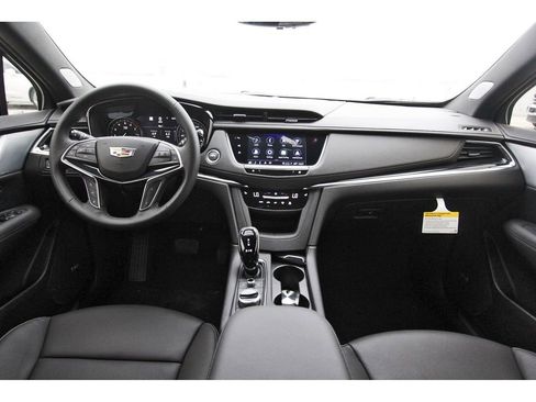 New 2026 Cadillac XT5 Premium Luxury image 9