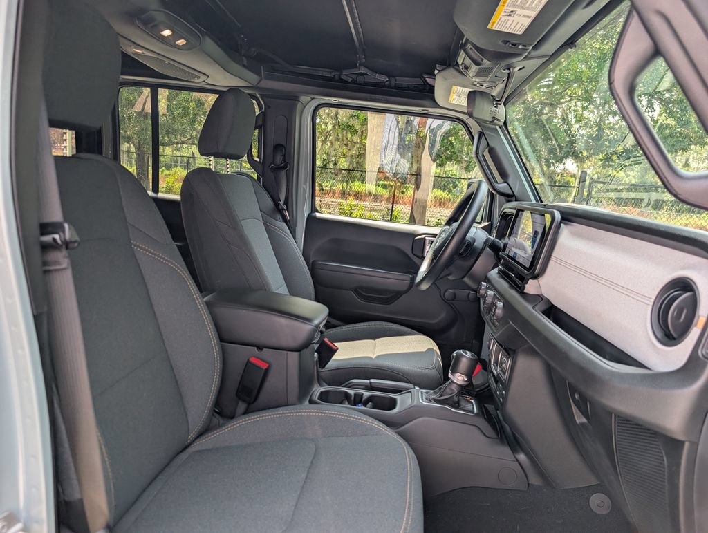 Used 2024 Jeep Wrangler Unlimited Sport AWD/4WD image 22