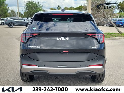 New 2026 Kia Sportage LX image 5
