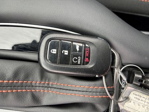 Used 2025 Honda HR-V Sport image 23