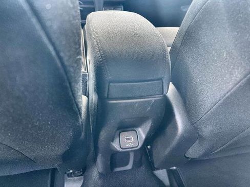 Used 2021 Jeep Renegade Latitude FWD image 20