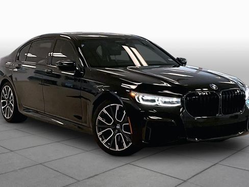 Used 2022 BMW 750i xDrive w/ Executive Package AWD/4WD image 2