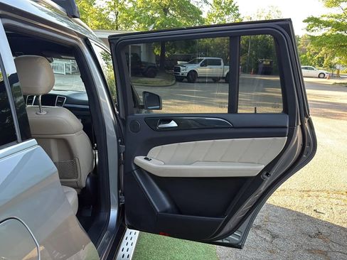Used 2015 Mercedes-Benz GL 450 4MATIC image 22