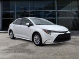 Used 2020 Toyota Corolla LE image 2