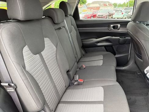 Used 2022 Kia Sorento LX AWD/4WD image 22