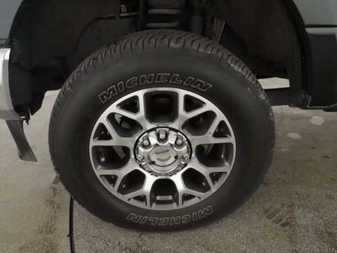 Used 2020 Ford F250 Lariat w/ Lariat Ultimate Package image 4