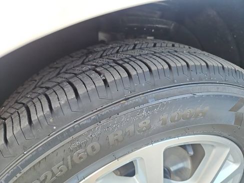 Used 2019 Chevrolet Equinox LT w/ Sun & Navigation Package FWD image 29