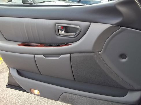 Used 2003 Toyota Avalon XLS image 13