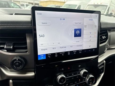 Used 2023 Ford Expedition XLT image 16