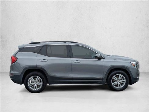 Used 2020 GMC Terrain SLE w/ Driver Convenience Package FWD image 4