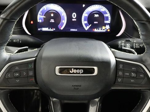 Used 2022 Jeep Grand Cherokee L Laredo w/ Luxury Tech Group I AWD/4WD image 20