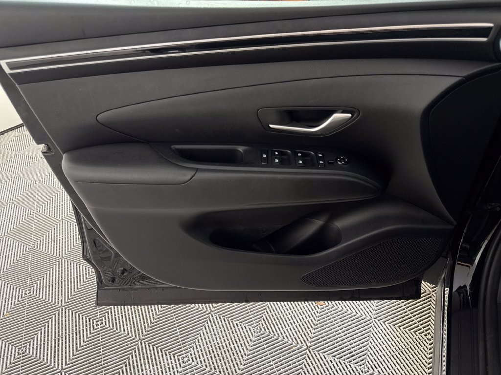 Certified 2023 Hyundai Tucson SEL AWD/4WD image 12