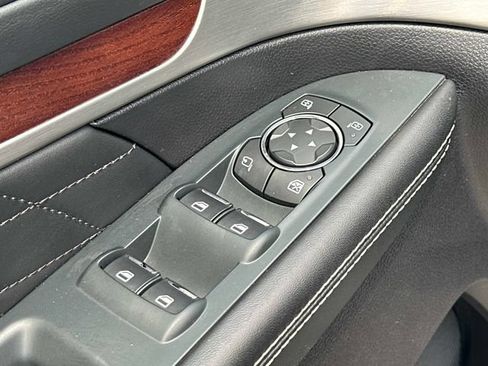Used 2019 Ford Explorer Platinum AWD/4WD image 14