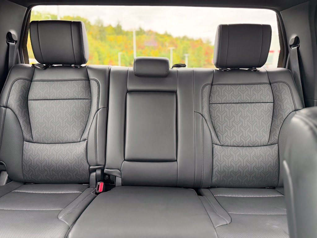 Certified 2025 Toyota Tundra SR5 w/ SR5 Premium Package AWD/4WD image 27