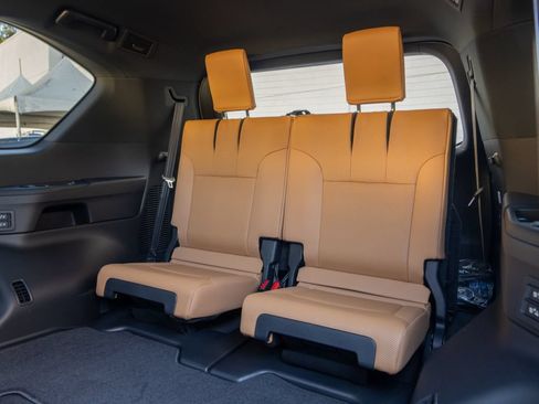 New 2026 Lexus LX 600 4WD w/ Luxury Package image 19