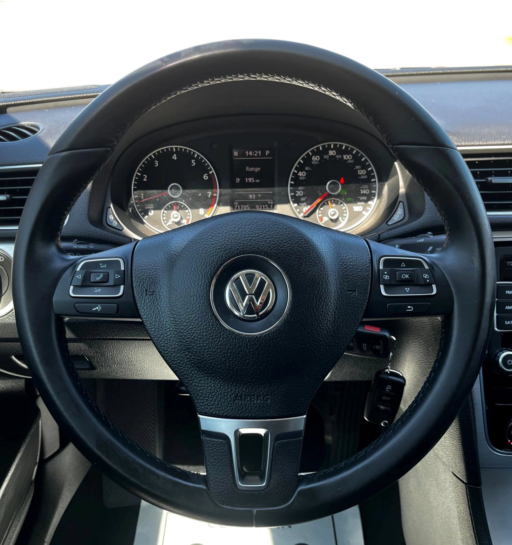 Used 2013 Volkswagen Passat 2.5 SE FWD image 25