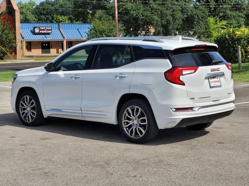 Used 2022 GMC Terrain Denali w/ Denali Premium Package AWD/4WD image 7