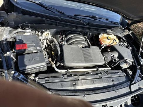 Used 2023 Cadillac Escalade ESV Sport w/ LPO, ONYX Package image 8