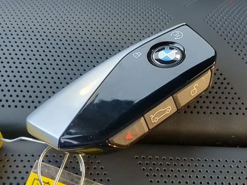 Used 2024 BMW i7 xDrive60 image 29