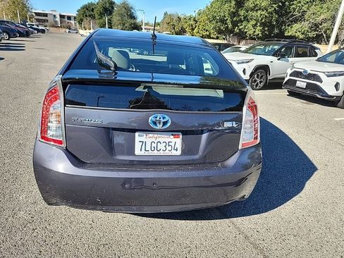 Used 2015 Toyota Prius Three image 4