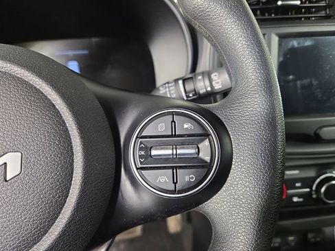 Certified 2025 Kia Soul LX w/ LX Technology Package FWD image 22