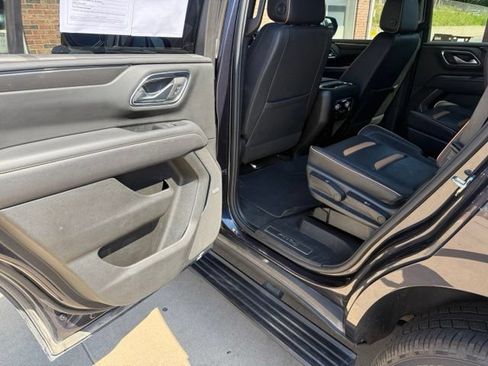 Used 2023 GMC Yukon AT4 w/ AT4 Premium Package AWD/4WD image 17