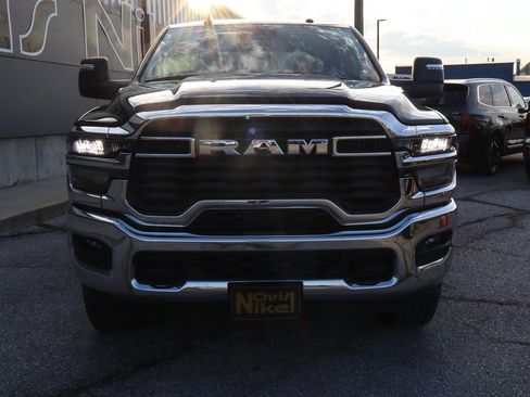 Used 2026 RAM 2500 Big Horn AWD/4WD image 2