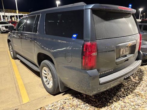 Used 2019 Chevrolet Suburban LT image 4