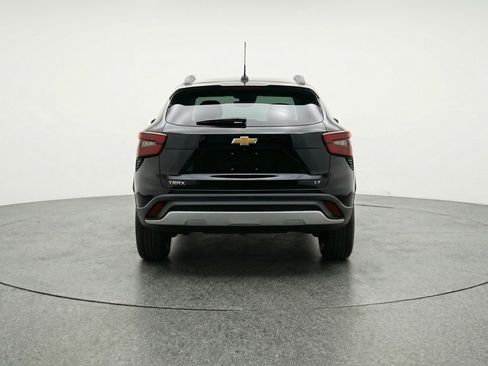Used 2025 Chevrolet Trax LT image 7