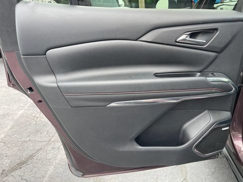 Used 2024 Chevrolet Traverse RS FWD image 22
